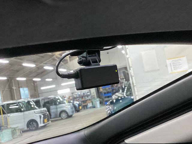 プリウス Z ドラレコ ETC レーダークルーズ 全方位カメラ ワンオーナー ドラレコ 全方位カメラ ETC ブラインドスポット シートヒーター シートエアコン ヘルプネット 電動リアゲート ステアリングヒーター アダプティブクルーズコントロール AC100V(5枚目)