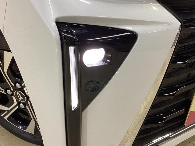 タント カスタムX 届出済未使用車 シートヒーター 電動スライドドア ワンオーナー 届出済未使用車 前席シートヒーター 両側電動スライドドア 前後コーナーセンサー バックカメラ USB接続 プッシュボタンエンジンスタート 横滑り防止措置 LEDヘッドライト オートライト(9枚目)