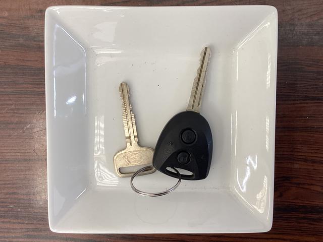 ハイゼットカーゴ DX ワンオーナー ETC ラジオ スマートアシスト ワンオーナー ETC ラジオ 両側スライドドア オートライト オートマチックハイビーム リアコーナーセンサー 横滑り防止措置 衝突被害軽減ブレーキ ドアバイザー アクセサリーソケット スマートアシスト(17枚目)