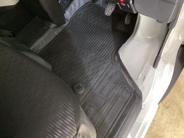 ハイゼットカーゴ DX ワンオーナー ETC ラジオ スマートアシスト ワンオーナー ETC ラジオ 両側スライドドア オートライト オートマチックハイビーム リアコーナーセンサー 横滑り防止措置 衝突被害軽減ブレーキ ドアバイザー アクセサリーソケット スマートアシスト(24枚目)