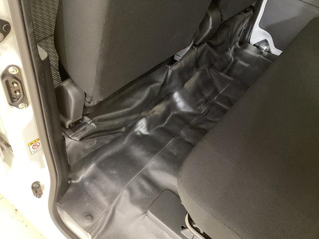 ハイゼットカーゴ DX ワンオーナー ETC ラジオ スマートアシスト ワンオーナー ETC ラジオ 両側スライドドア オートライト オートマチックハイビーム リアコーナーセンサー 横滑り防止措置 衝突被害軽減ブレーキ ドアバイザー アクセサリーソケット スマートアシスト(27枚目)