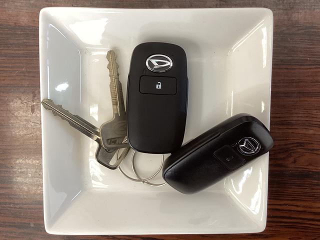 ハイゼットトラック ジャンボエクストラ ワンオーナー 4WD 5速MT車 ワンオーナー 4WD 5速MT車 ディスプレイオーディオ バックカメラ 3方開 荷台作業灯 オートマチックハイビーム 前後コーナーセンサー USB接続 Bluetooth LEDヘッドライト スマアシ(18枚目)