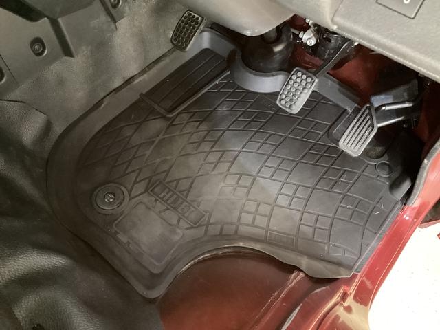 ハイゼットトラック ジャンボエクストラ ワンオーナー 4WD 5速MT車 ワンオーナー 4WD 5速MT車 ディスプレイオーディオ バックカメラ 3方開 荷台作業灯 オートマチックハイビーム 前後コーナーセンサー USB接続 Bluetooth LEDヘッドライト スマアシ(25枚目)