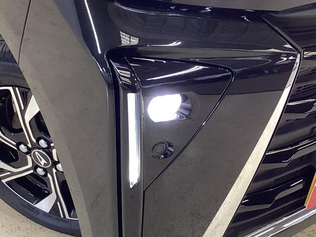 タント カスタムＸ　届出済未使用車　バックカメラ　両側電動スライド　届出済未使用車　バックカメラ　両側電動スライドドア　前後コーナーセンサー　前席シートヒーター　オートマチックハイビーム　電子パーキング　オートブレーキホールド　ＬＥＤヘッドライト　スマートアシスト（9枚目）