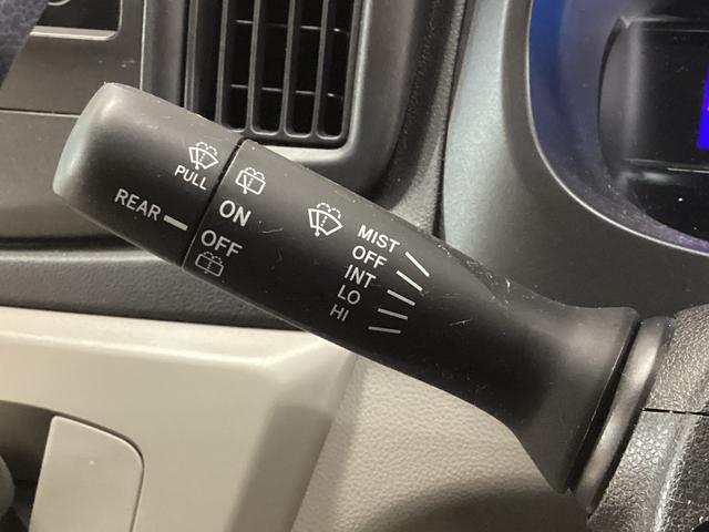 ミライース Ｘｆ　スマートセレクションＳＡ　４ＷＤ　ＣＤオーディオ　４ＷＤ　ＣＤオーディオ　ドアバイザー　横滑り防止装置　盗難防止装置　アイドリングストップ　　キーレスエントリー　ヘッドライトレべライザー　マニュアルエアコン　電動格納ミラー　アクセサリーソケット（33枚目）