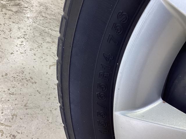 ミライース Ｘｆ　スマートセレクションＳＡ　４ＷＤ　ＣＤオーディオ　４ＷＤ　ＣＤオーディオ　ドアバイザー　横滑り防止装置　盗難防止装置　アイドリングストップ　　キーレスエントリー　ヘッドライトレべライザー　マニュアルエアコン　電動格納ミラー　アクセサリーソケット（50枚目）