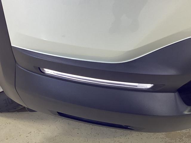 MX-30 100周年特別記念車 純正ナビ 全周囲カメラ ETC 純正ナビ 全周囲カメラ ETC プッシュボタンエンジンスタート アルミホイール フルセグチューナー コーナーセンサー シートヒーター クルーズコントロール カーペットマット アイドリングストップ(17枚目)