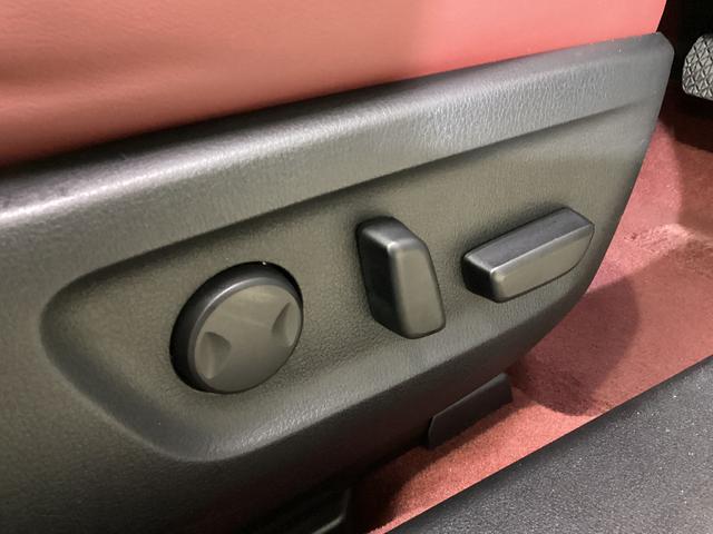 MX-30 100周年特別記念車 純正ナビ 全周囲カメラ ETC 純正ナビ 全周囲カメラ ETC プッシュボタンエンジンスタート アルミホイール フルセグチューナー コーナーセンサー シートヒーター クルーズコントロール カーペットマット アイドリングストップ(51枚目)