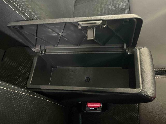 タント カスタムＲＳ　トップエディションＳＡＩＩＩ　ターボ　ナビ　スマートアシストＩＩＩ　ターボ　ナビ　バックカメラ　ＥＴＣ　フルセグチューナー　ブルートゥース対応　ＬＥＤヘッドライト　シートヒーター　両側リヤパワースライドドア　オートライト　アルミホイール　ＡＢＳ（17枚目）