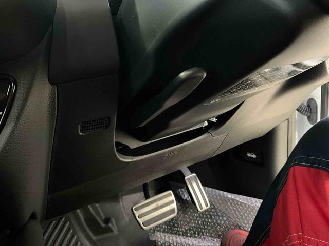 ＺＲ－Ｖ ｅ：ＨＥＶ　Ｚ　ナビ　パノラマモニター　ＥＴＣ２．０　ドライブレコーダー　アルミホイール　オートライト　デュアルエアバッグ　ＡＢＳ　安全ボディ　パワーシート　ＬＥＤヘッドランプ　プッシュボタンスタート　キーフリー（19枚目）