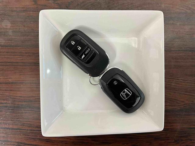 ＺＲ－Ｖ ｅ：ＨＥＶ　Ｚ　ナビ　パノラマモニター　ＥＴＣ２．０　ドライブレコーダー　アルミホイール　オートライト　デュアルエアバッグ　ＡＢＳ　安全ボディ　パワーシート　ＬＥＤヘッドランプ　プッシュボタンスタート　キーフリー（21枚目）