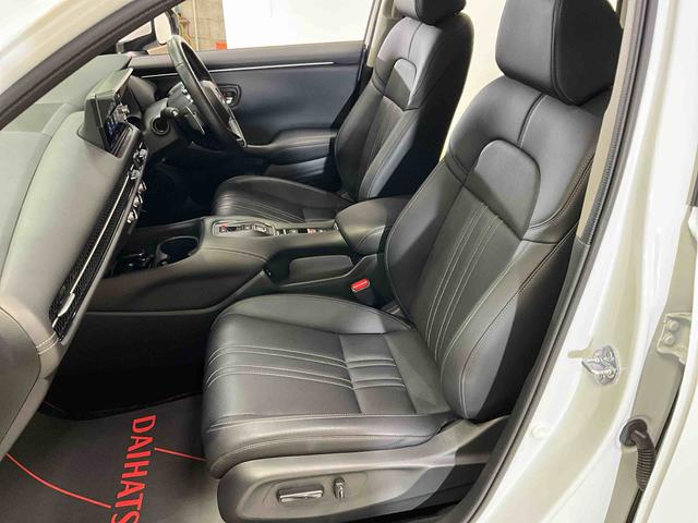 ＺＲ－Ｖ ｅ：ＨＥＶ　Ｚ　ナビ　パノラマモニター　ＥＴＣ２．０　ドライブレコーダー　アルミホイール　オートライト　デュアルエアバッグ　ＡＢＳ　安全ボディ　パワーシート　ＬＥＤヘッドランプ　プッシュボタンスタート　キーフリー（29枚目）