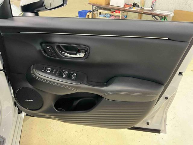 ＺＲ－Ｖ ｅ：ＨＥＶ　Ｚ　ナビ　パノラマモニター　ＥＴＣ２．０　ドライブレコーダー　アルミホイール　オートライト　デュアルエアバッグ　ＡＢＳ　安全ボディ　パワーシート　ＬＥＤヘッドランプ　プッシュボタンスタート　キーフリー（31枚目）