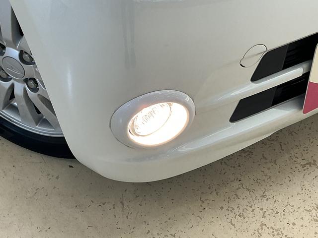 ムーヴ X VS CDチューナー キーフリーシステム アルミホイール CDチューナー キーフリーシステム アルミホイール マニュアルエアコン カーペットマット 電動格納式ドアミラー フォグランプ 運転席・助手席エアバッグ パワステ パワーウインドウ ABS ベンチシート(8枚目)