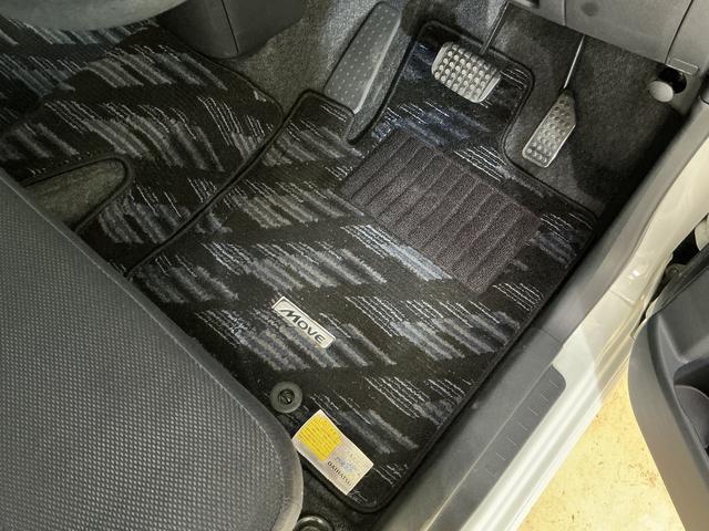 ムーヴ X VS CDチューナー キーフリーシステム アルミホイール CDチューナー キーフリーシステム アルミホイール マニュアルエアコン カーペットマット 電動格納式ドアミラー フォグランプ 運転席・助手席エアバッグ パワステ パワーウインドウ ABS ベンチシート(21枚目)