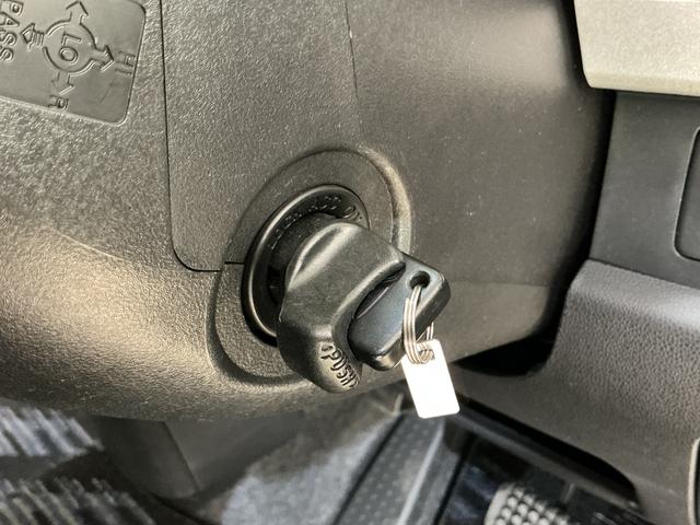 ムーヴ X VS CDチューナー キーフリーシステム アルミホイール CDチューナー キーフリーシステム アルミホイール マニュアルエアコン カーペットマット 電動格納式ドアミラー フォグランプ 運転席・助手席エアバッグ パワステ パワーウインドウ ABS ベンチシート(40枚目)