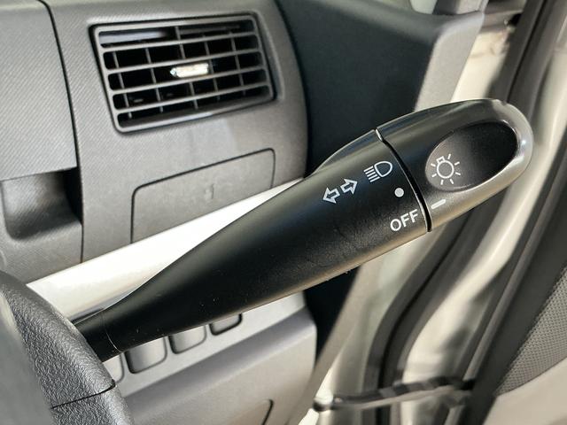 ムーヴ X VS CDチューナー キーフリーシステム アルミホイール CDチューナー キーフリーシステム アルミホイール マニュアルエアコン カーペットマット 電動格納式ドアミラー フォグランプ 運転席・助手席エアバッグ パワステ パワーウインドウ ABS ベンチシート(42枚目)