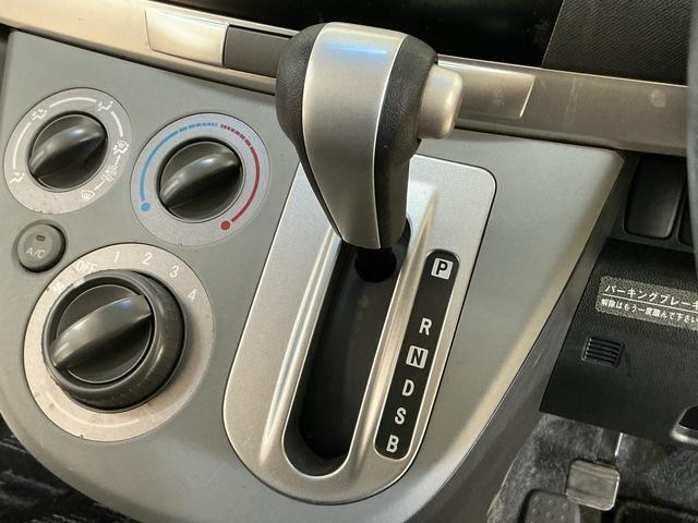 ムーヴ X VS CDチューナー キーフリーシステム アルミホイール CDチューナー キーフリーシステム アルミホイール マニュアルエアコン カーペットマット 電動格納式ドアミラー フォグランプ 運転席・助手席エアバッグ パワステ パワーウインドウ ABS ベンチシート(48枚目)