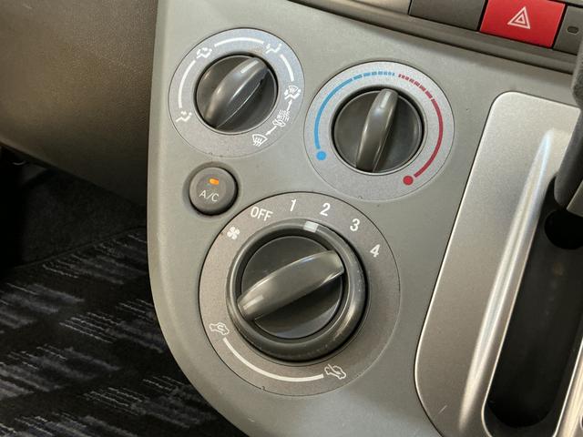 ムーヴ X VS CDチューナー キーフリーシステム アルミホイール CDチューナー キーフリーシステム アルミホイール マニュアルエアコン カーペットマット 電動格納式ドアミラー フォグランプ 運転席・助手席エアバッグ パワステ パワーウインドウ ABS ベンチシート(49枚目)