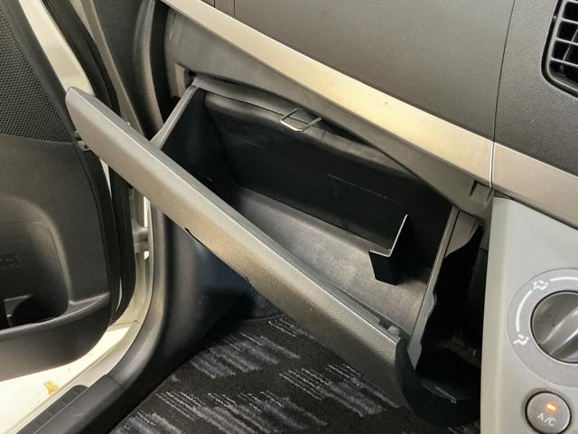 ムーヴ X VS CDチューナー キーフリーシステム アルミホイール CDチューナー キーフリーシステム アルミホイール マニュアルエアコン カーペットマット 電動格納式ドアミラー フォグランプ 運転席・助手席エアバッグ パワステ パワーウインドウ ABS ベンチシート(52枚目)