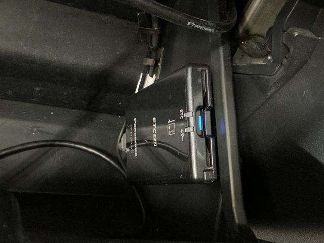 アトレーワゴン カスタムターボＲＳリミテッド　ＳＡＩＩＩ　１オーナー　ＥＴＣ　ワンオーナー　ナビＴＶ　前後ドライブレコーダー　バックカメラ　ＥＴＣ　片側電動スライドドア　ＡＣ１００Ｖ電源　リアコーナーセンサー　オートマチックハイビーム　ＵＳＢ　Ｂｌｕｅｔｏｏｔｈ　横滑り防止装置（3枚目）