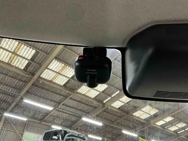 タント ＸリミテッドＳＡＩＩＩ　両側電動スライドドア　キーフリー　衝突被害軽減システム　オートライト　オートマチックハイビーム　ＬＥＤヘッドライト　両側電動スライドドア　キーフリーシステム　プッシュボタンスタート　カーナビ　パノラマモニター　ＥＴＣ　前方ドラレコ（6枚目）