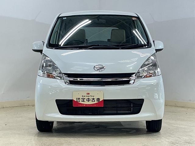 ムーヴ Ｘリミテッド　ワンオーナー　ナビ　バックカメラ　ワンセグＴＶ　ワンオーナー　ナビ　バックカメラ　１４インチ純正アルミホイール　ワンセグＴＶ　スマートキー　アイドリングストップ　盗難防止装置　１２Ｖ電源ソケット　ヘッドライトレべライザー　オートエアコン　ＡＢＳ（5枚目）