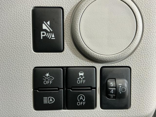 ミライース X SAIII バックカメラ 前後コーナーセンサー バックカメラ オートマチックハイビーム 前後コーナーセンサー LEDヘッドライト キーレスエントリー オートライト 盗難防止装置 横滑り防止装置 アイドリングストップ マニュアルエアコン スマアシ(3枚目)