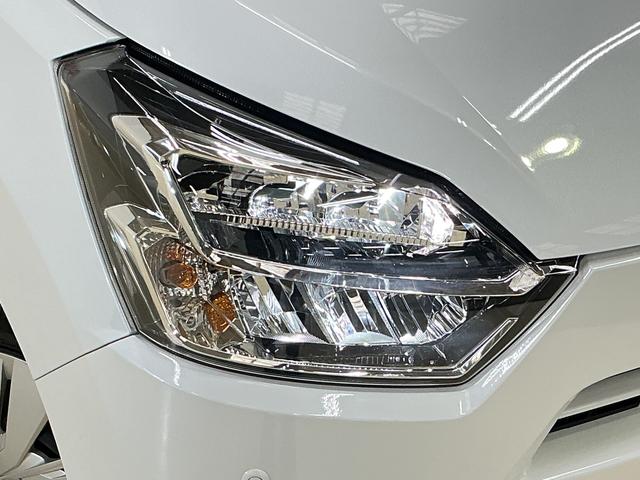 ミライース X SAIII バックカメラ 前後コーナーセンサー バックカメラ オートマチックハイビーム 前後コーナーセンサー LEDヘッドライト キーレスエントリー オートライト 盗難防止装置 横滑り防止装置 アイドリングストップ マニュアルエアコン スマアシ(6枚目)