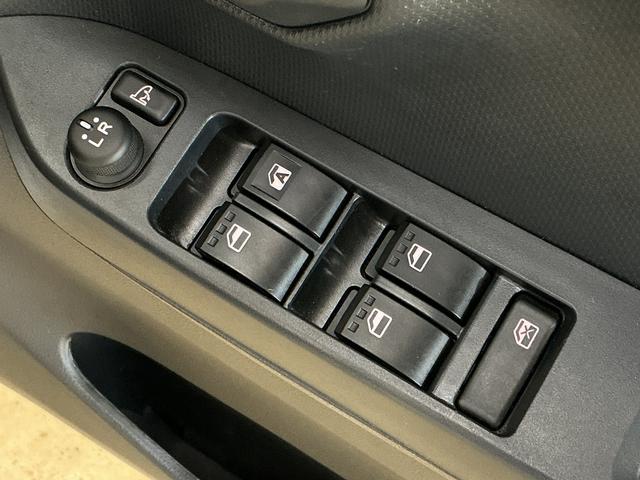 ミライース X SAIII バックカメラ 前後コーナーセンサー バックカメラ オートマチックハイビーム 前後コーナーセンサー LEDヘッドライト キーレスエントリー オートライト 盗難防止装置 横滑り防止装置 アイドリングストップ マニュアルエアコン スマアシ(32枚目)