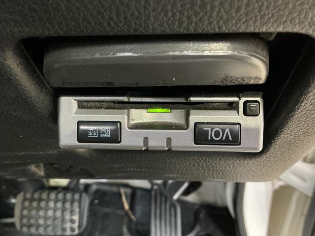 ハイゼットトラック スタンダード　切替式４ＷＤ　オートマ車　ラジオデッキ　３方開　切替式４ＷＤ　オートマ　ラジオデッキ　ＥＴＣ　３方開　ドアバイザー　ラバーマット　ヘッドライトレべライザー　マニュアルエアコン　１２Ｖ電源ソケット　スペアタイヤ　バッテリーカバー（3枚目）