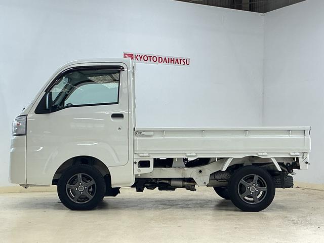 ハイゼットトラック スタンダード　切替式４ＷＤ　オートマ車　ラジオデッキ　３方開　切替式４ＷＤ　オートマ　ラジオデッキ　ＥＴＣ　３方開　ドアバイザー　ラバーマット　ヘッドライトレべライザー　マニュアルエアコン　１２Ｖ電源ソケット　スペアタイヤ　バッテリーカバー（8枚目）