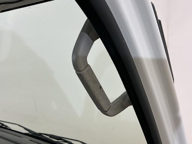 ハイゼットトラック スタンダード　切替式４ＷＤ　オートマ車　ラジオデッキ　３方開　切替式４ＷＤ　オートマ　ラジオデッキ　ＥＴＣ　３方開　ドアバイザー　ラバーマット　ヘッドライトレべライザー　マニュアルエアコン　１２Ｖ電源ソケット　スペアタイヤ　バッテリーカバー（31枚目）