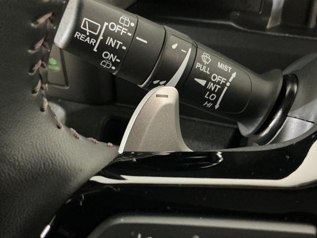 Ｎ－ＢＯＸカスタム ターボ　ナビ　バックカメラ　フルセグチューナー　ターボ　純正ナビ　バックカメラ　フルセグチューナー　ブルートゥース対応　両側リヤパワースライドドア　プッシュボタンエンジンスタート　オートエアコン　シートヒーター　アルミホイール　シートヒーター（6枚目）