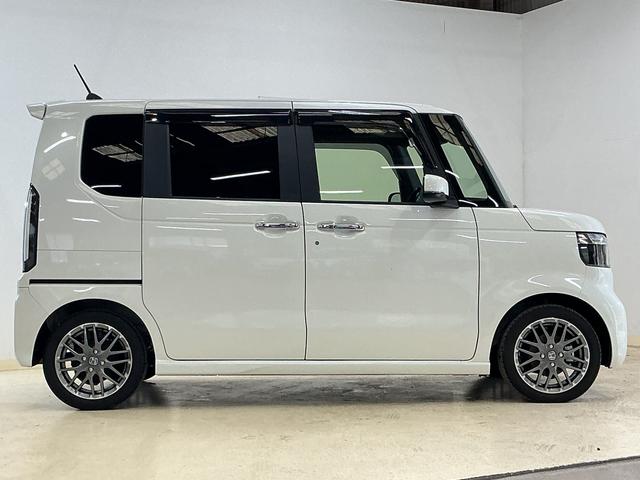 Ｎ－ＢＯＸカスタム ターボ　ナビ　バックカメラ　フルセグチューナー　ターボ　純正ナビ　バックカメラ　フルセグチューナー　ブルートゥース対応　両側リヤパワースライドドア　プッシュボタンエンジンスタート　オートエアコン　シートヒーター　アルミホイール　シートヒーター（16枚目）