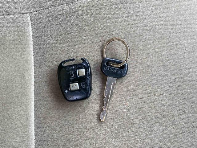 アトレーワゴン カスタムターボR ナビ付 ダイハツ認定中古車 ナビゲーション 電動格納ミラー ABS アームレスト フルホィールキャップ フォグランプ セキュリティアラーム ハイマウントストップランプ オートエアコン キーレスエントリー(49枚目)