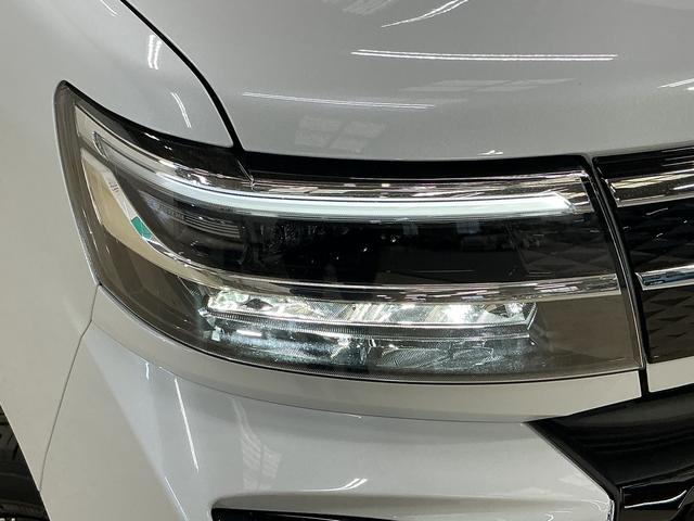 タント カスタムＸ　デモカー　バックカメラ　両側電動スライドドア　デモカー　バックカメラ　両側電動スライドドア　１４インチ純正アルミホイール　オートマチックハイビーム　前後コーナーセンサー　電子パーキング　オートブレーキホールド　ＵＳＢチャージャー　プッシュスタート（9枚目）