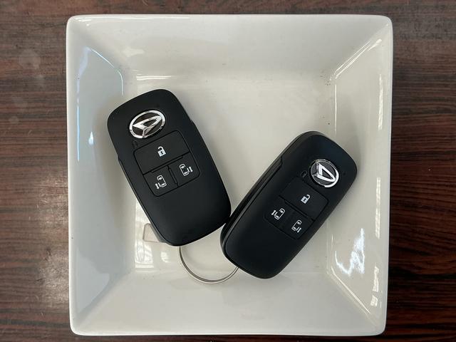 タント カスタムＲＳ　届け出済み未使用車　ターボ　全周囲カメラ　届け出済み未使用車　ターボ　パノラマモニター　ＥＴＣ　両側電動スライドドア　アダプティブクルーズコントロール　前席シートヒーター　１５インチ純正アルミホイール　オートマチックハイビーム　電子パーキング（21枚目）