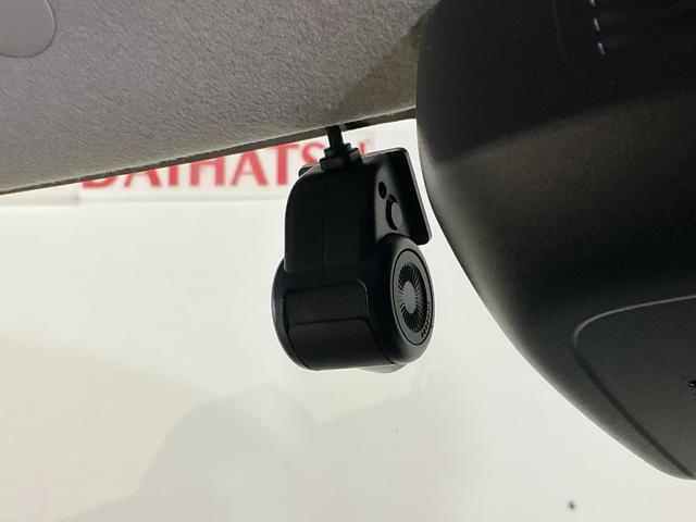 タント カスタムＲＳ　ウェルカムシートリフト　ターボ　ナビ　ＥＴＣ　ターボ　スマートアシスト　９インチナビ　パノラマモニター　ドライブレコーダー　ＥＴＣ　アダプティブクルーズコントロール　両側リヤパワースライドドア　プッシュボタンエンジンスタート　ＬＥＤヘッドライト（6枚目）