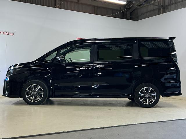 ヴォクシー ＺＳ　煌ＩＩＩ　ワンオーナー　ナビ　後席モニター　ドラレコ　ワンオーナー　ナビＴＶ　後席モニター　ドラレコ　ＥＴＣ　バックカメラ　両側電動スライドドア　クルーズコントロール　Ｂｌｕｅｔｏｏｔｈ　前後コーナーセンサー　１６インチ純正アルミホイール　ダブルエアコン（16枚目）