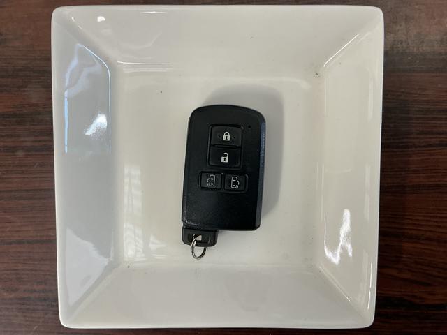 ヴォクシー ＺＳ　煌ＩＩＩ　ワンオーナー　ナビ　後席モニター　ドラレコ　ワンオーナー　ナビＴＶ　後席モニター　ドラレコ　ＥＴＣ　バックカメラ　両側電動スライドドア　クルーズコントロール　Ｂｌｕｅｔｏｏｔｈ　前後コーナーセンサー　１６インチ純正アルミホイール　ダブルエアコン（22枚目）