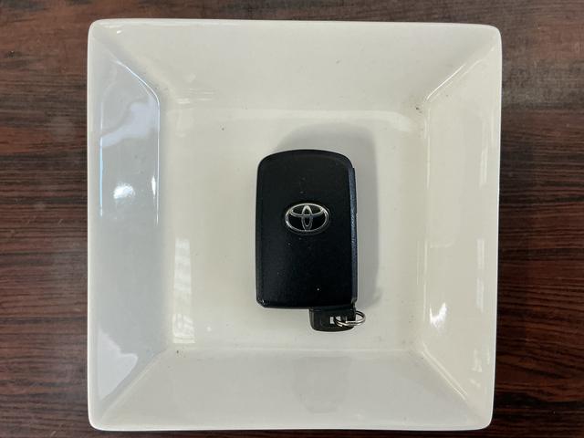 ヴォクシー ＺＳ　煌ＩＩＩ　ワンオーナー　ナビ　後席モニター　ドラレコ　ワンオーナー　ナビＴＶ　後席モニター　ドラレコ　ＥＴＣ　バックカメラ　両側電動スライドドア　クルーズコントロール　Ｂｌｕｅｔｏｏｔｈ　前後コーナーセンサー　１６インチ純正アルミホイール　ダブルエアコン（23枚目）