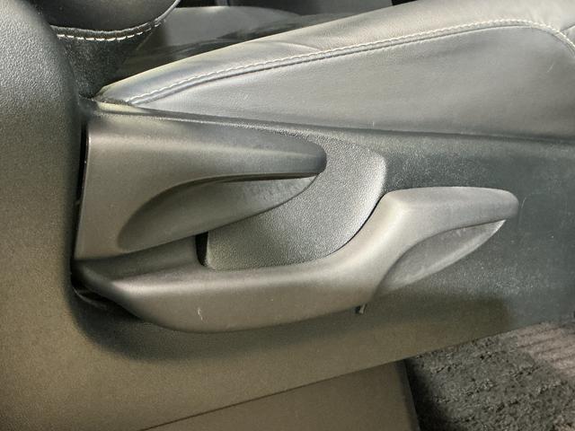 ヴォクシー ＺＳ　煌ＩＩＩ　ワンオーナー　ナビ　後席モニター　ドラレコ　ワンオーナー　ナビＴＶ　後席モニター　ドラレコ　ＥＴＣ　バックカメラ　両側電動スライドドア　クルーズコントロール　Ｂｌｕｅｔｏｏｔｈ　前後コーナーセンサー　１６インチ純正アルミホイール　ダブルエアコン（49枚目）