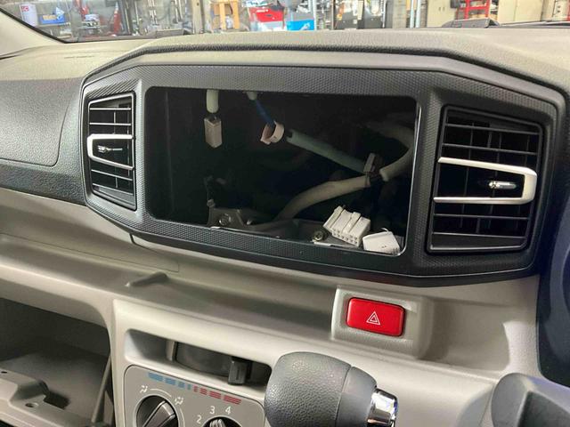 ミライース Ｘ　ＳＡＩＩＩ　前後コーナーセンサー　キーレス　オートライト　ワンオーナー　前後コーナーセンサー　キーレスエントリー　オートマチックハイビーム　ＬＥＤヘッドライト　アイドリングストップ　横滑り防止機能　ヘッドライトレベライザー　マニュアルエアコン　電動格納ミラー（3枚目）