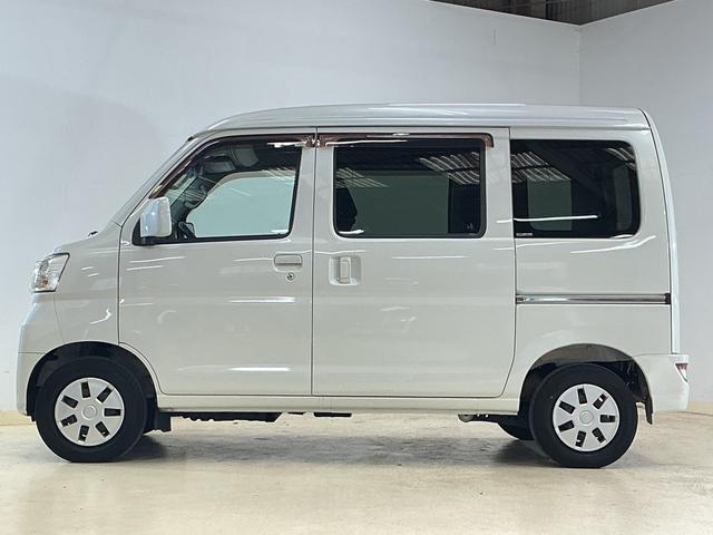 ハイゼットカーゴ クルーズSAIII ワンオーナー ナビ バックカメラ ワンオーナー ナビ バックカメラ ドライブレコーダー リアコーナーセンサー オートマチックハイビーム USBチャージャー Bluetooth DVD再生 フルセグTV キーレスエントリー ドアバイザー(11枚目)