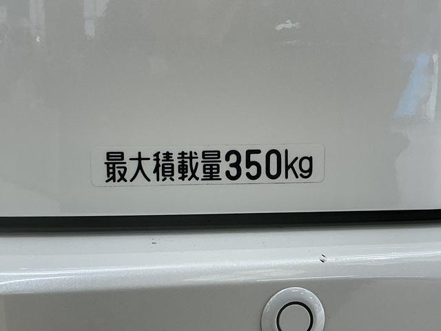 ハイゼットカーゴ クルーズSAIII ワンオーナー ナビ バックカメラ ワンオーナー ナビ バックカメラ ドライブレコーダー リアコーナーセンサー オートマチックハイビーム USBチャージャー Bluetooth DVD再生 フルセグTV キーレスエントリー ドアバイザー(17枚目)