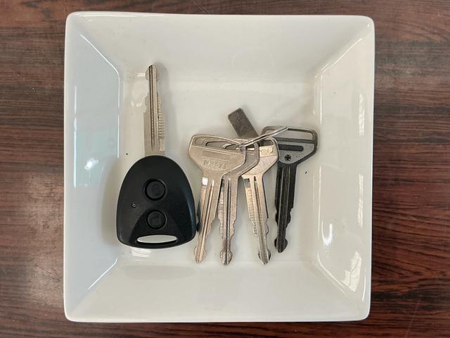 ハイゼットカーゴ クルーズSAIII ワンオーナー ナビ バックカメラ ワンオーナー ナビ バックカメラ ドライブレコーダー リアコーナーセンサー オートマチックハイビーム USBチャージャー Bluetooth DVD再生 フルセグTV キーレスエントリー ドアバイザー(18枚目)