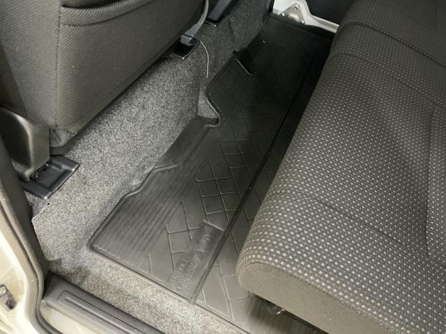 ハイゼットカーゴ クルーズSAIII ワンオーナー ナビ バックカメラ ワンオーナー ナビ バックカメラ ドライブレコーダー リアコーナーセンサー オートマチックハイビーム USBチャージャー Bluetooth DVD再生 フルセグTV キーレスエントリー ドアバイザー(29枚目)