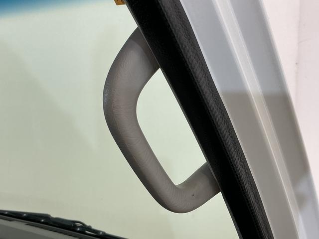 ハイゼットカーゴ クルーズSAIII ワンオーナー ナビ バックカメラ ワンオーナー ナビ バックカメラ ドライブレコーダー リアコーナーセンサー オートマチックハイビーム USBチャージャー Bluetooth DVD再生 フルセグTV キーレスエントリー ドアバイザー(43枚目)