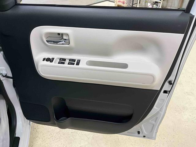 ムーヴキャンバス ストライプスＧ　届出済未使用車　スマートアシスト　届出済未使用車　スマートアシスト　バックカメラ　プッシュボタンエンジンスタート　両側リヤパワースライドドア　ＬＥＤヘッドライト　コーナーセンサー　シートヒーター　オートエアコン　オートライト　ＡＢＳ（29枚目）